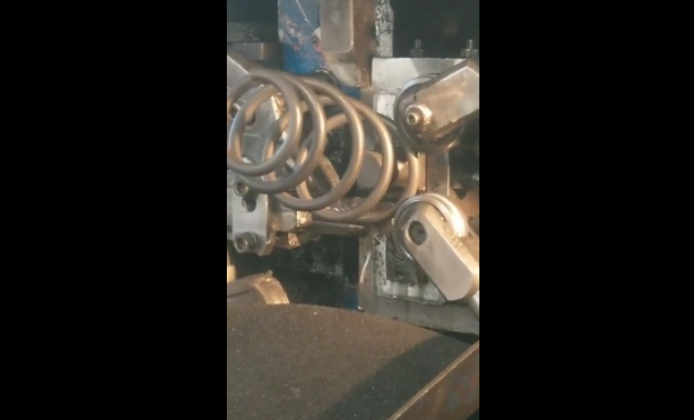 大型彈簧(huang)制造 大型(xíng)彈簧制造(zào)